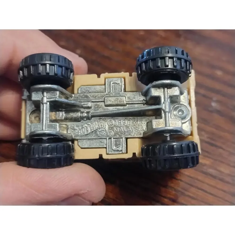 Hot Wheels - 1990 - Military Desert Camo‎ Unimog Truck - Loose